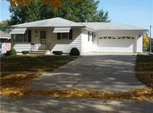 2735 Southland St SW, Cedar Rapids, IA 52404