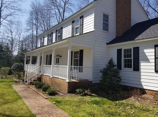 2940 Vistapoint Rd, Midlothian, VA 23113