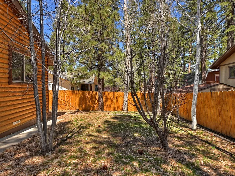 147 Teakwood Dr — Photo 32