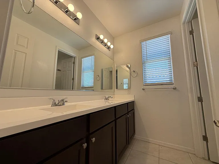 15744 W Jefferson St — Photo 6