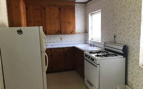 4th image of 262 SW Elizabeth Ct