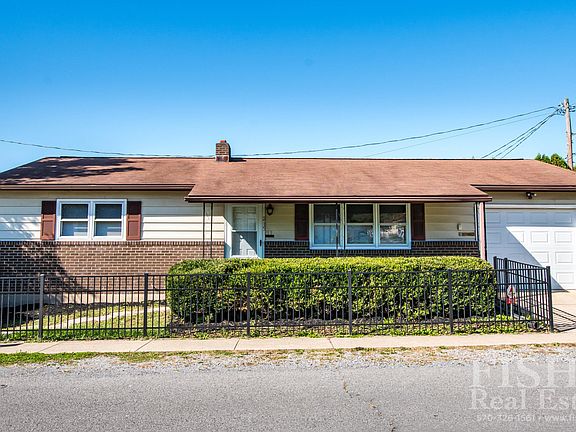 2nd image of 215 Henry St