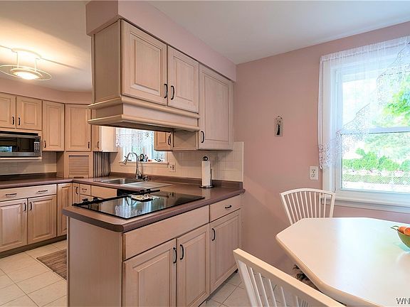 3rd image of 61 Snug Haven Ct