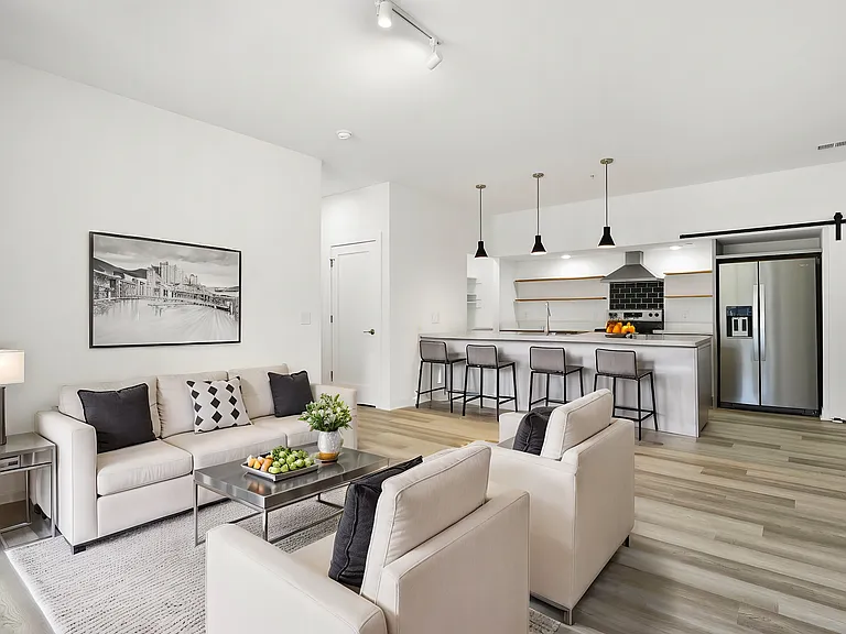 Point Gardens Apartments — Photo 19