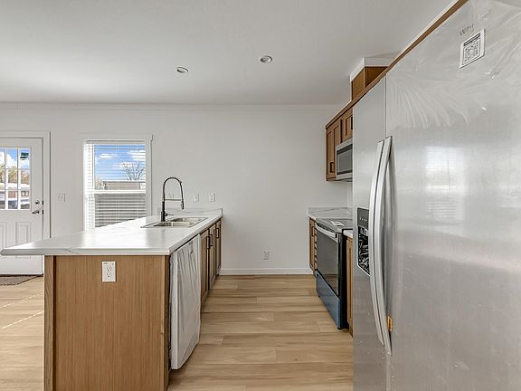 5th image of 545 Sunrise Dr