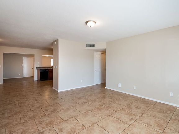 3rd image of 2918 E Dragoon Ave