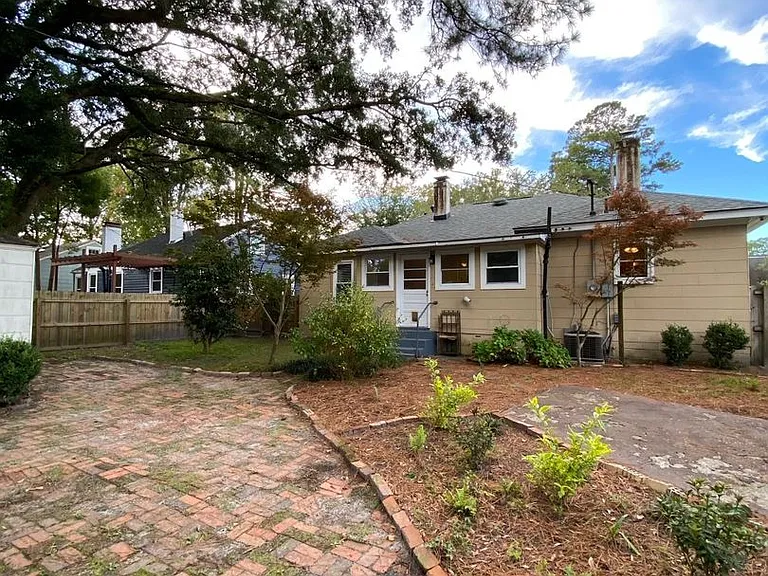 304 Columbus Dr — Photo 24