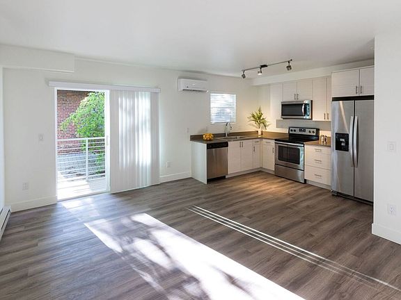 4th image of 2910 W 32nd Ave APT 301