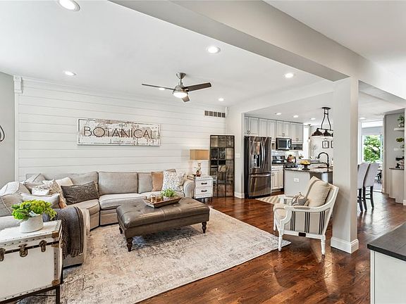 2nd image of 4941 Botanical Ave