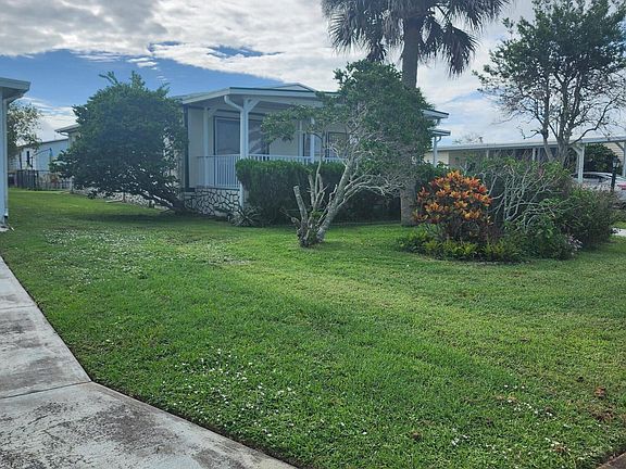 3rd image of 1439 Barefoot Cir