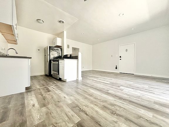 4th image of 924 4th St #7A
