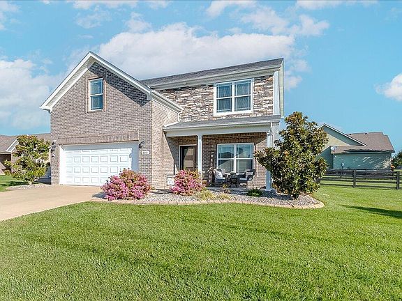 2nd image of 600 Fairfax Ln