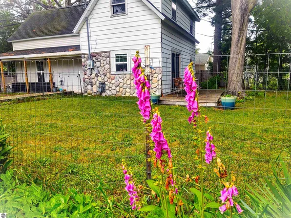 7981 North St, Central Lake, MI 49622