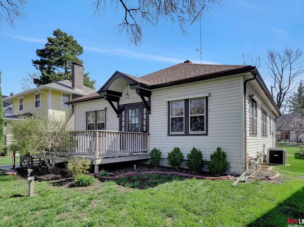 1120 N 37th St, Lincoln, NE 68503