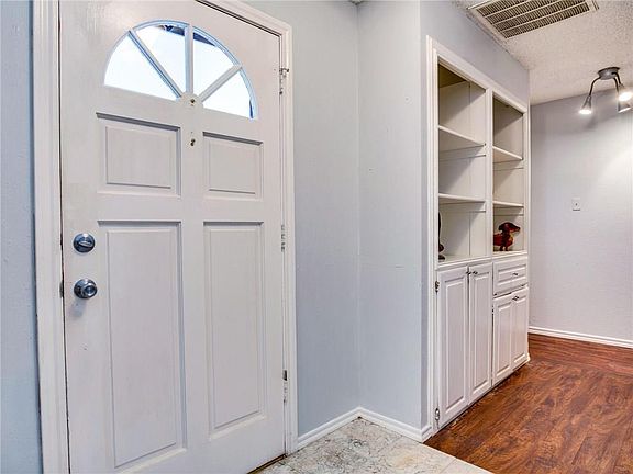 4th image of 810 Ramblewood Dr