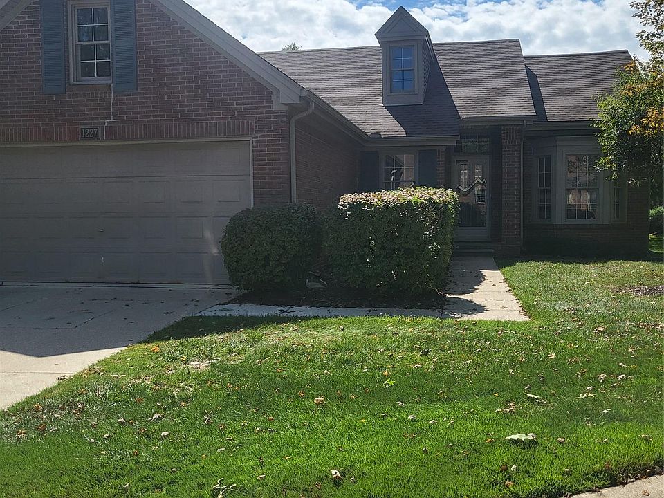 1st image of 1227 Valley Cir