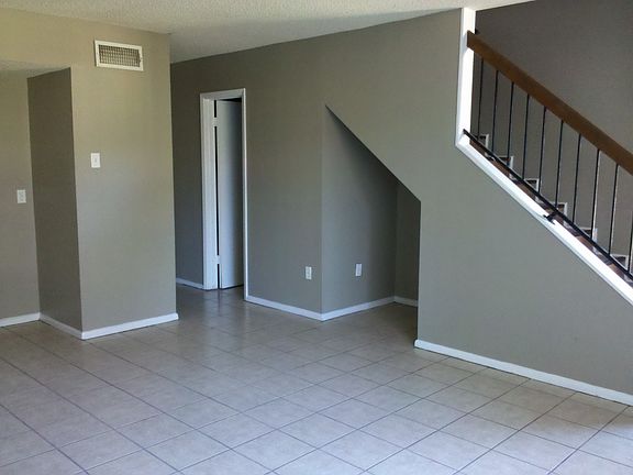 5th image of 2618 Kelli Dr APT F1