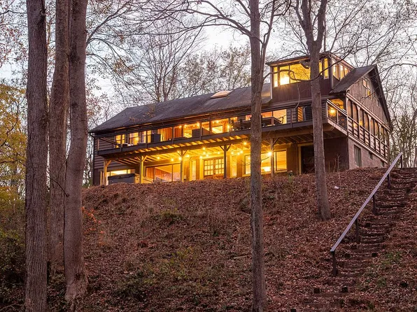 590 Hunters Camp Rd, Great Cacapon, WV 25422