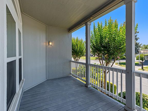 5th image of 10 Camelia Drive