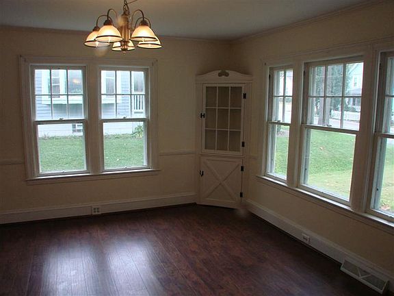 5th image of 645 Wallace Ave