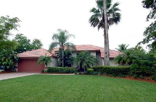 1st image of 1049 Poplar Cir