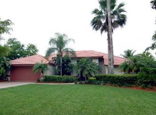 1049 Poplar Cir, Weston, FL 33326