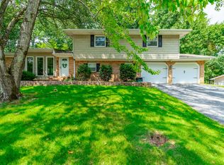 1973 Warwickshire Dr, Soddy Daisy, TN 37379