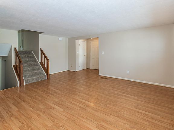 3rd image of 8913 Buckhaven Dr