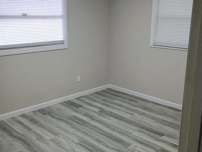 5834 Forest Grove Blvd — Photo 10