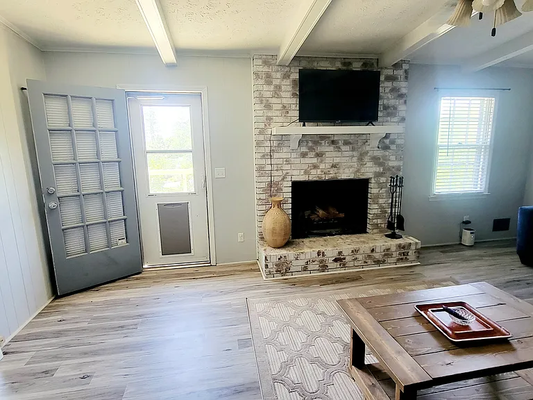 806 Greenwood Dr — Photo 19