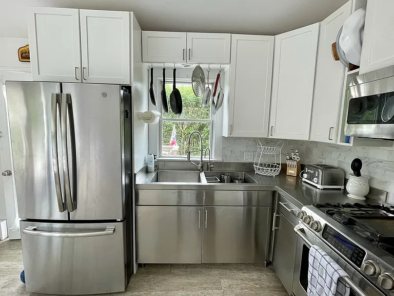 33 Hoppin Ave — Photo 23