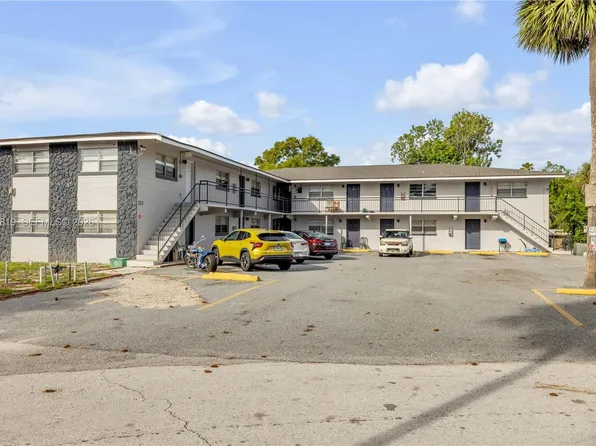 313 Country Club Oval APT 11, Daytona Beach, FL 32114