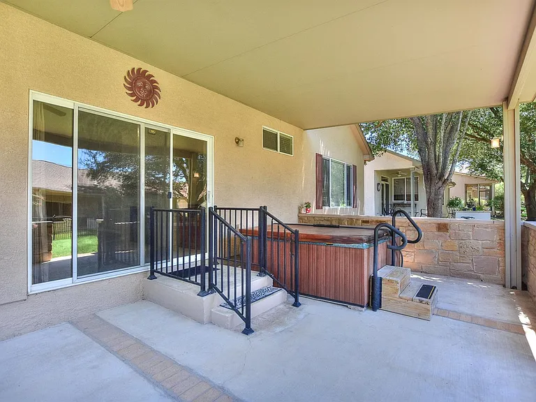 508 Texas Dr — Photo 5