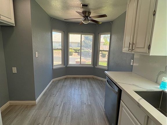 3rd image of 648 N Quince Ave
