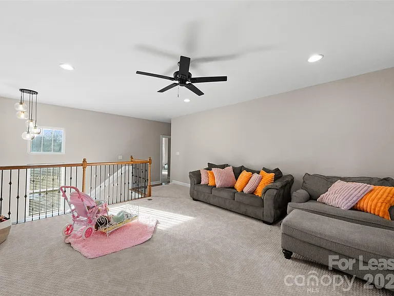 18047 Northport Dr — Photo 20