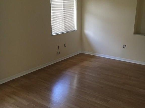 3rd image of 3835 Cottonwood Dr