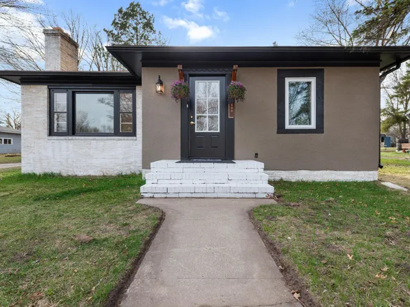 809 7th St NE, Staples, MN 56479