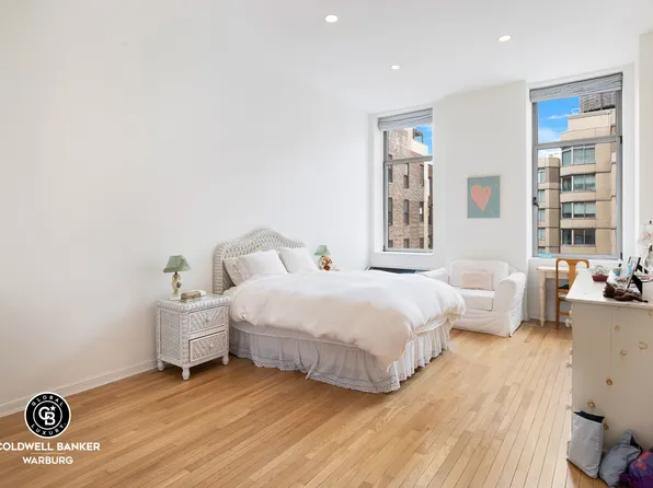 252 7th Avenue image 7 of 13