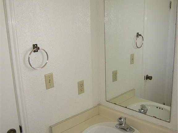 5th image of 429 Irondale Dr APT E