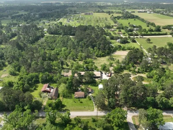 435 Indian Shores Rd, Crosby, TX 77532