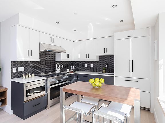 5th image of 1152 Comox St #2