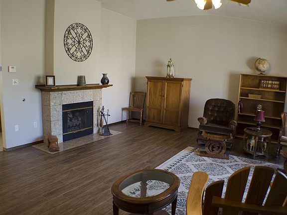 4th image of 813 Lee Trevino Dr