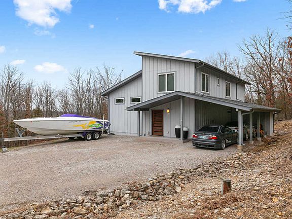 3rd image of 570 Dragon Hill Ln