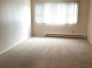 34 Pleasant St, Easthampton, MA 01027