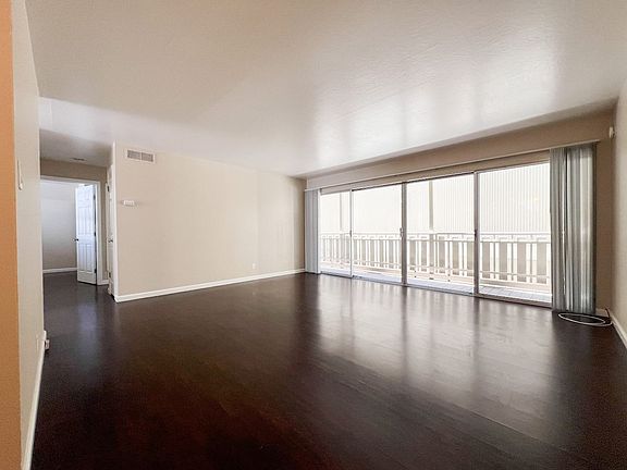 5th image of 2401 Carlmont Dr APT 2