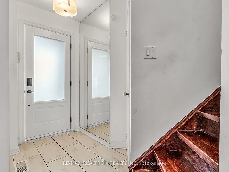 89 Beaconsfield Ave — Photo 4