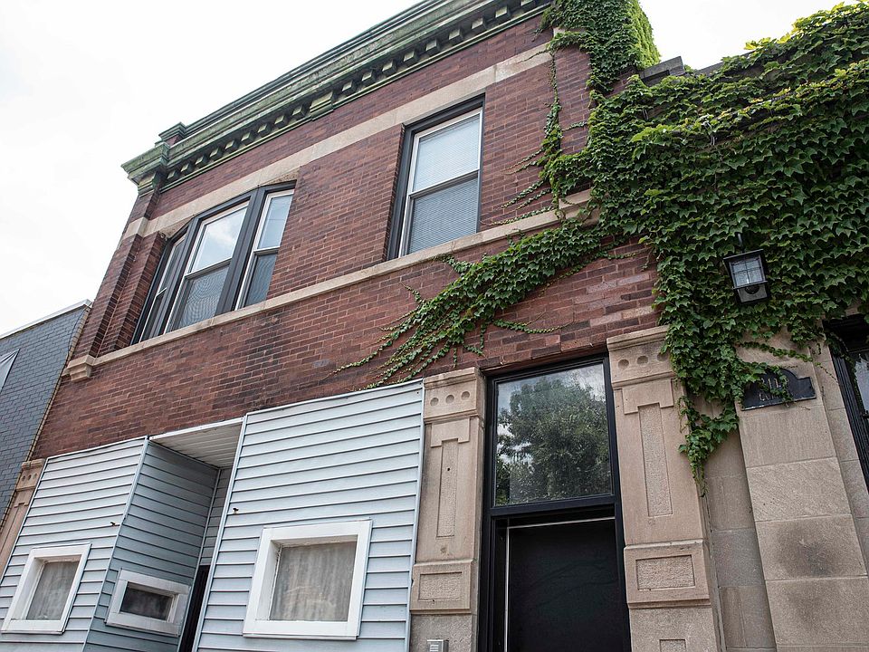 1st image of 3112 N California Ave #2