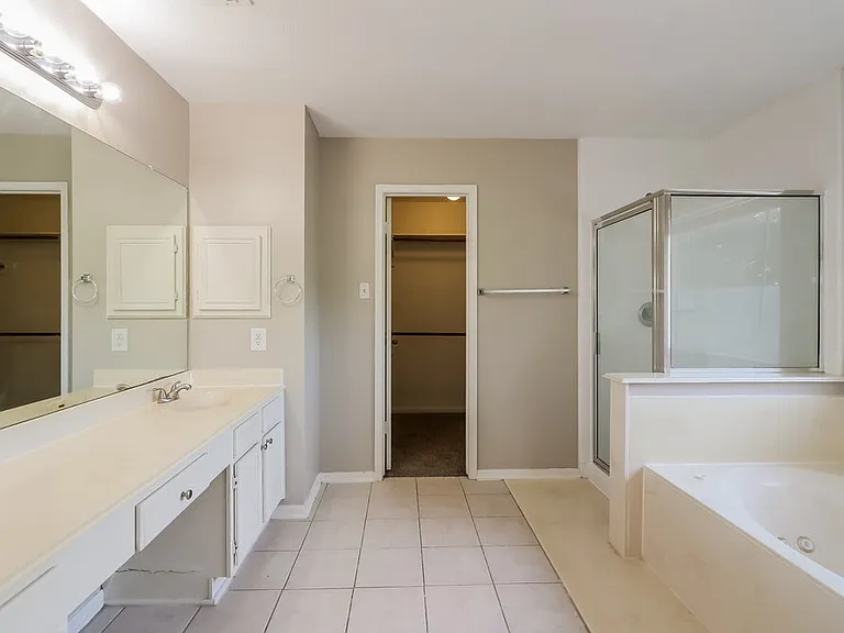 8206 Holmwood Dr — Photo 12