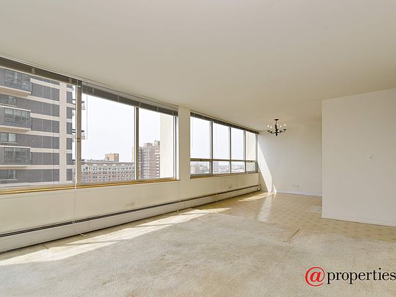 Living Room / Dining Room