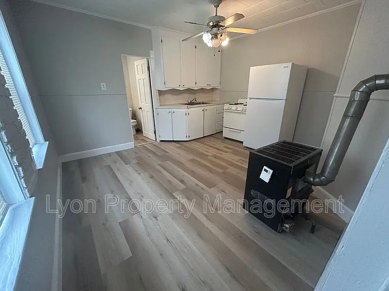 1 bed, 1.0 bath, $1,225 — Photo 3